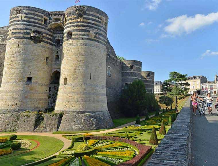 You can visit the Chateaux de la Loire in Pays de la Loire region.