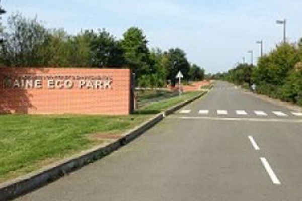 18000 sq. m of land in Maine Eco Business Park, Maresché (72), France