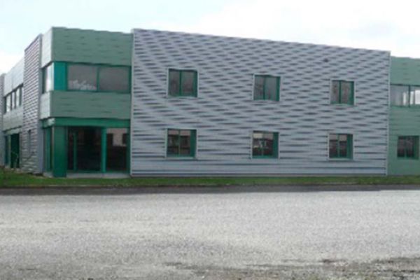 Industrial building for sale or rent in Centre Val de Loire 