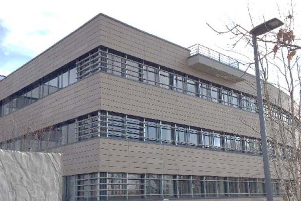 Office space for rent or sale in Centre Val de Loire 