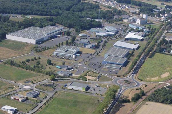 Land for sale in activity zone in Centre Val de Loire 