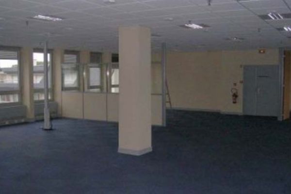 Office spaces for rent in tertiary building in Tours 