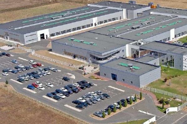 Industrial building in Amilly for rent 