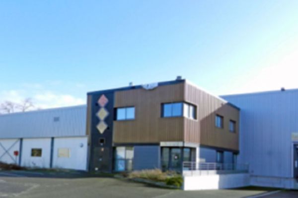 production site for sale villemandeur france