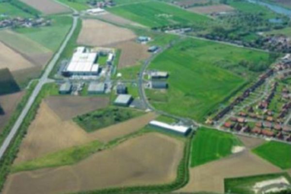 land available in business Park in Lille