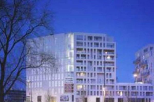 Offices space for rent or for sale in business building in Lille