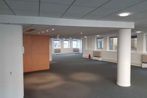 Paris intramural offices for rent