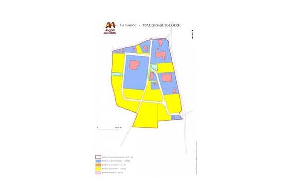 land available in business park in Mauges-sur-Loire