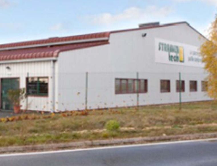 Industrial building for rent or sale in France 