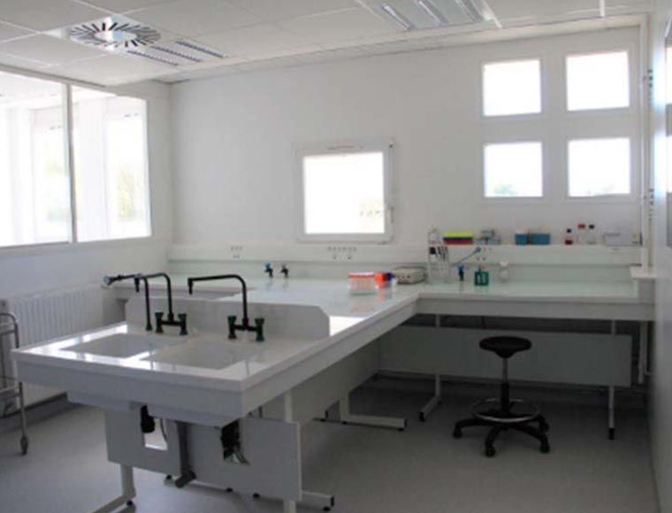 Offices laboratories for rent in Centre Val de Loire 