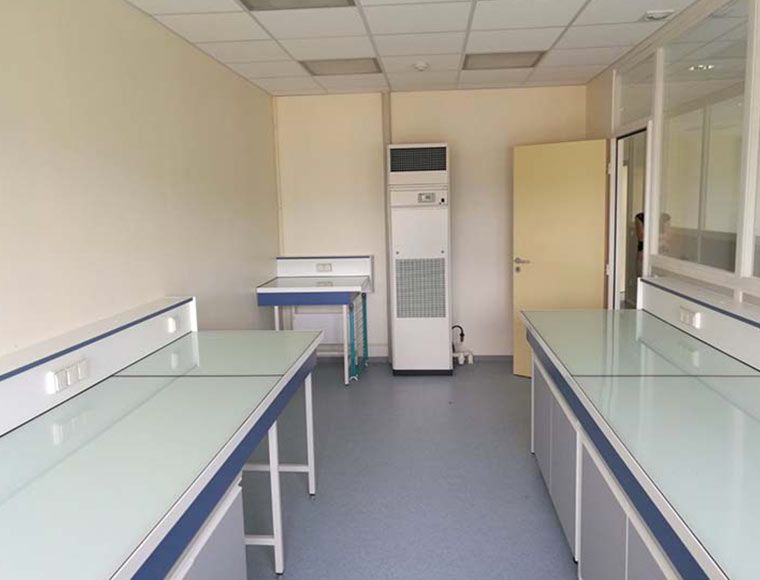 Office space and laboratories for sale in Centre Val de Loire 