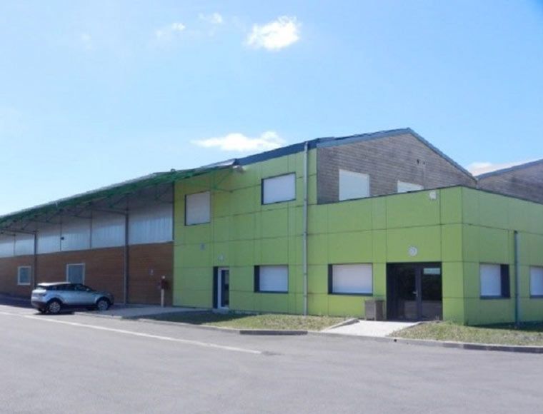 Manufacturing space for rent in centre France 
