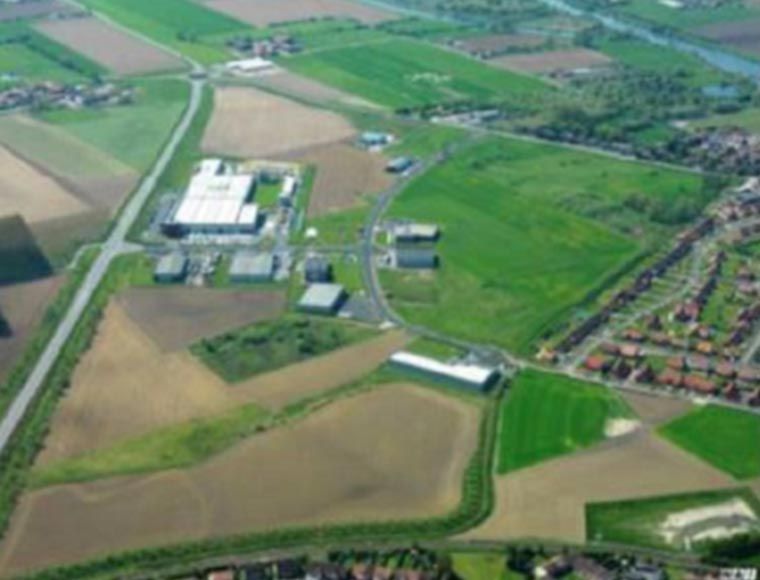 land available in business Park in Lille 