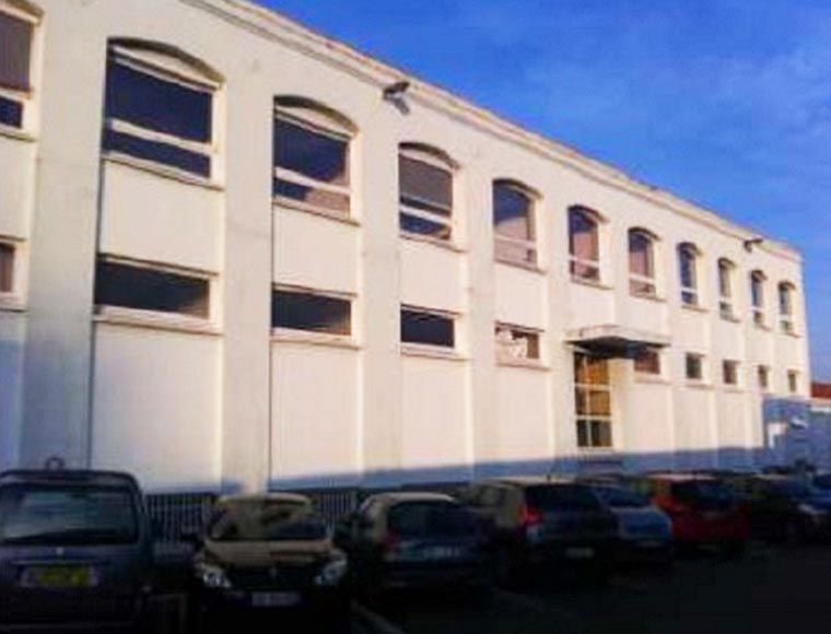 Mixed-use building for rent in Tourcoing 